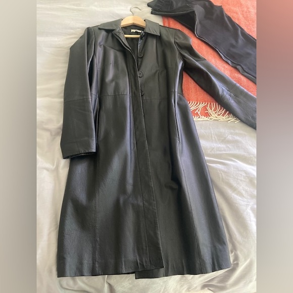 Vintage leather coat - Picture 1 of 3